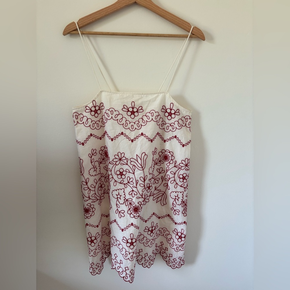 BNWT Zara White Dress with Red Embroidery - Picture 3 of 7